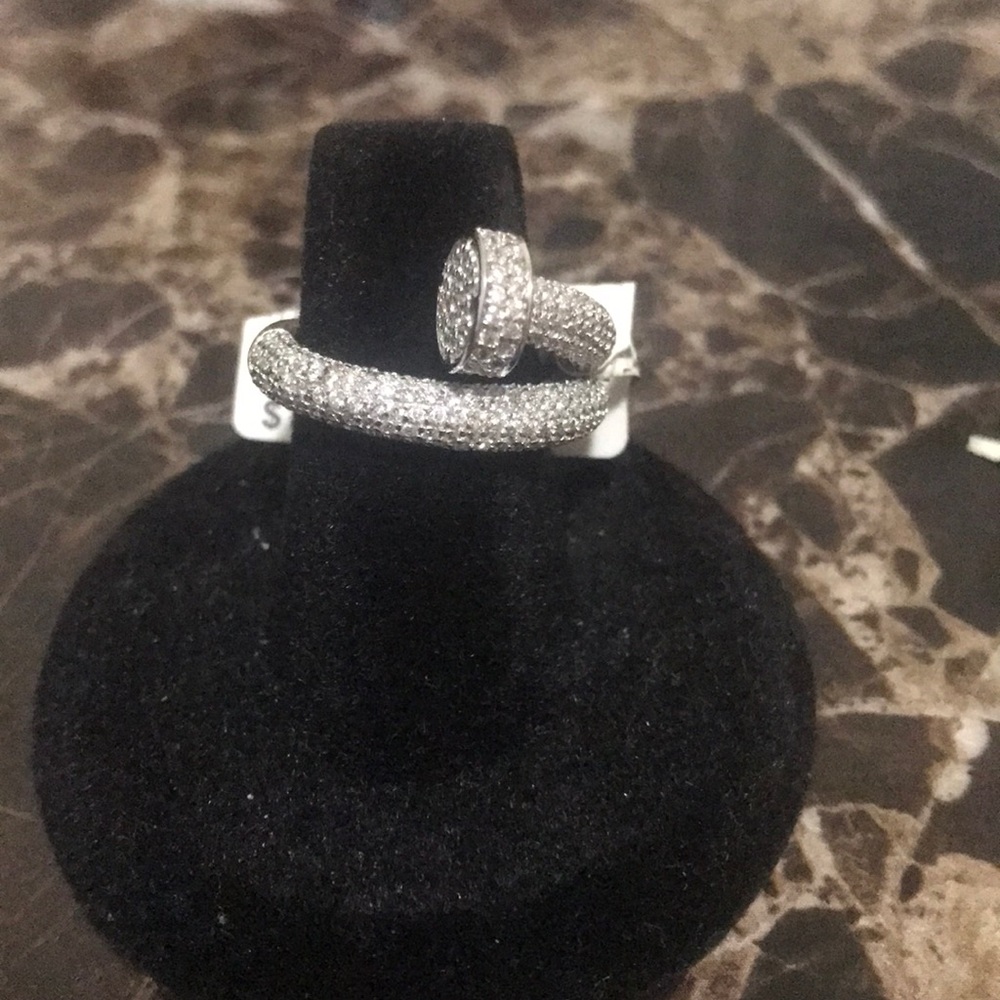 Fashion ring